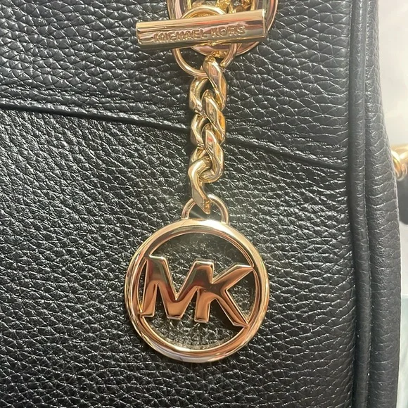 Michael Kors Jet Set Chain Legacy Shoulder Bag - Picture 2 of 15